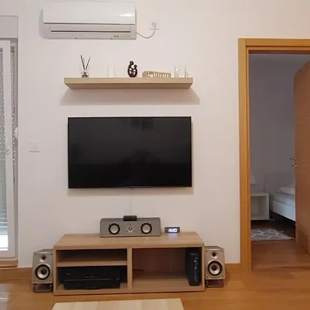 12 Zemunske Kapije *